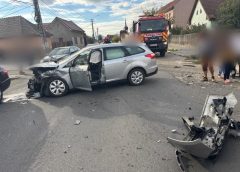 Accident rutier în Turda, la intersecția străzilor Câmpiei și Bucegi! Doi tineri de 18 ani, implicați în coliziune. Două persoane au ajuns la spital